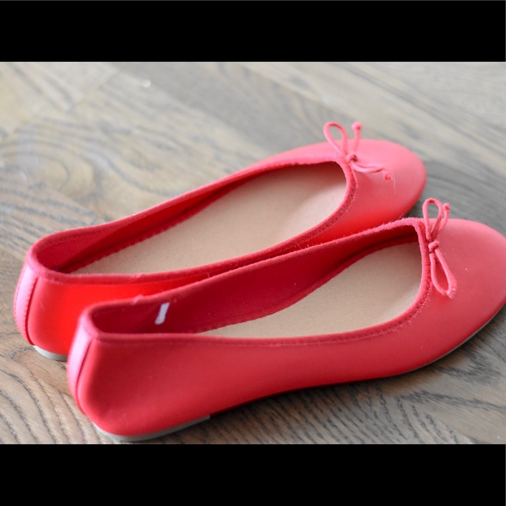 Red flat dress shoes